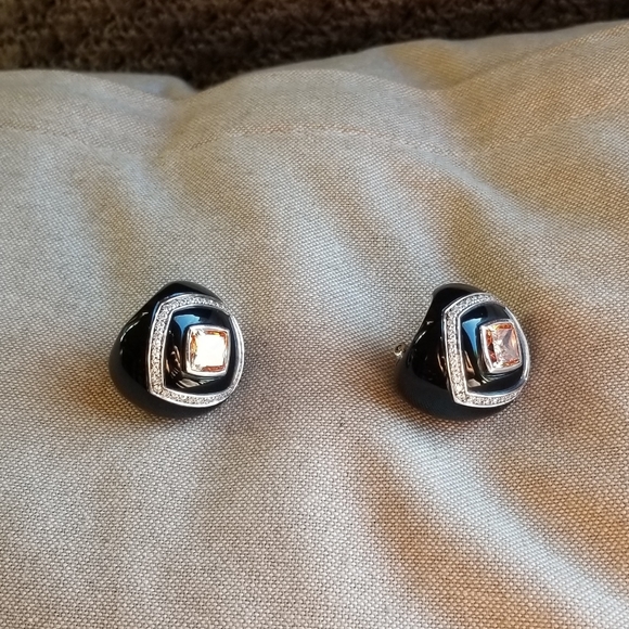 Belle e'toile Oracle Earrings - Picture 4 of 13